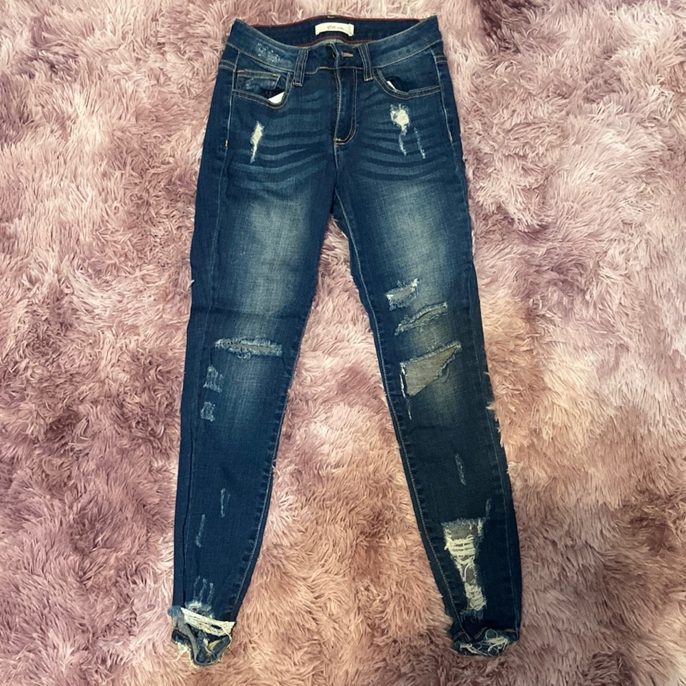 Size 1 skinny ripped dark jeans